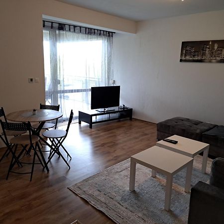 Apartman Zuzu Trenčín Buitenkant foto