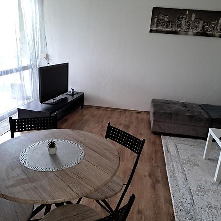Apartman Zuzu Trenčín Buitenkant foto