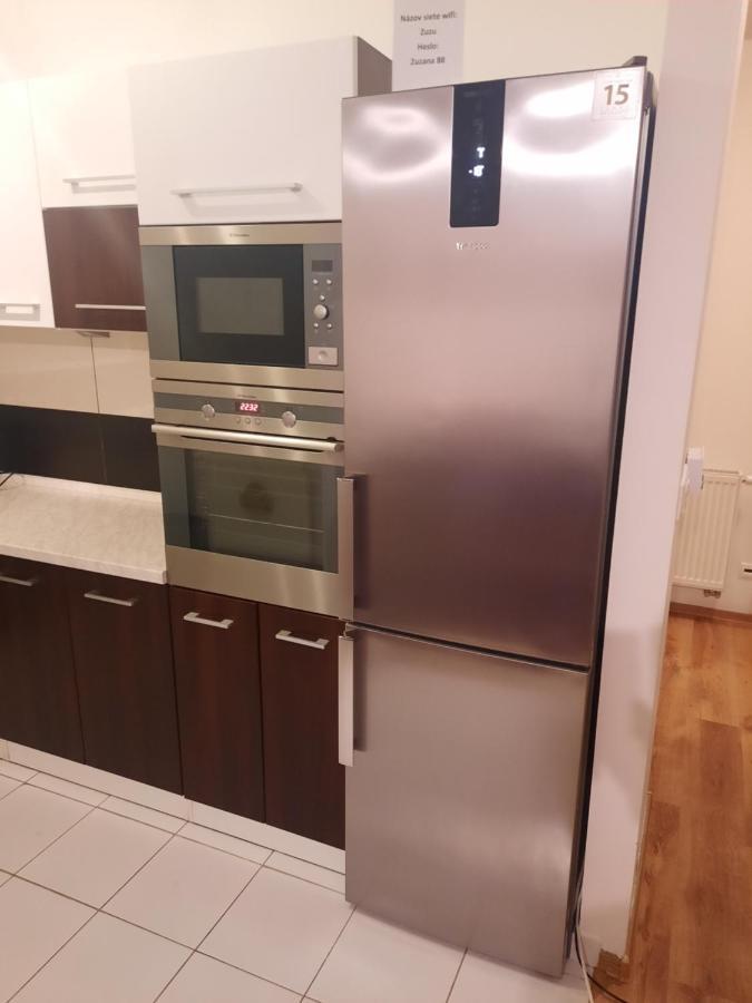 Apartman Zuzu Trenčín Buitenkant foto