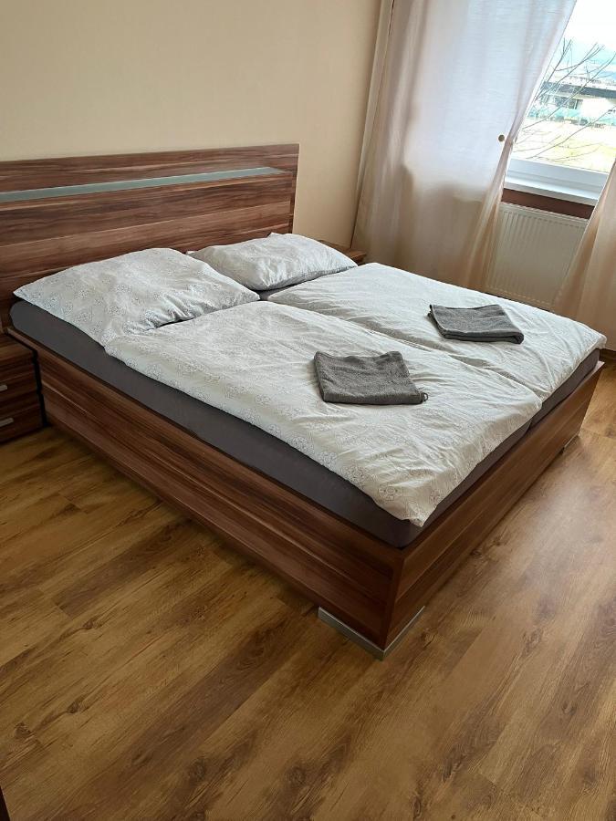 Apartman Zuzu Trenčín Buitenkant foto