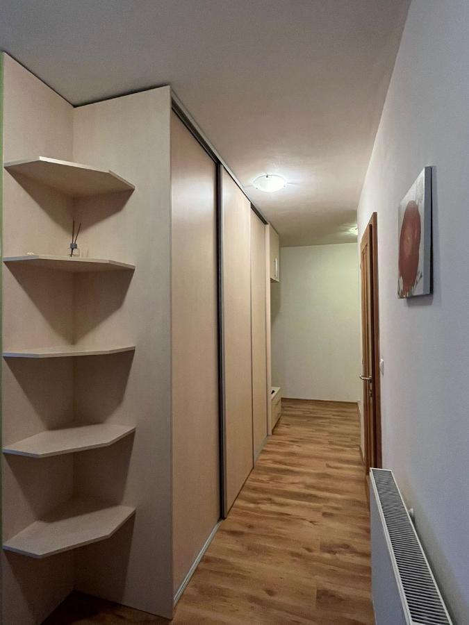 Apartman Zuzu Trenčín Buitenkant foto